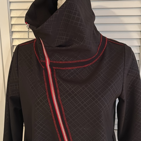 Lousje & Bean Assymetrical Zip Car Coat Women’s Black w/ Red Trim Size Small - Picture 2 of 13